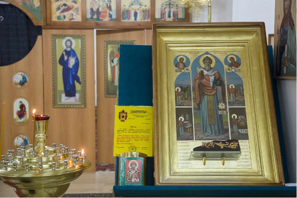 В Красноярск доставили уникальную коллекцию икон и мощей. Фото: пресс-служба епархии.