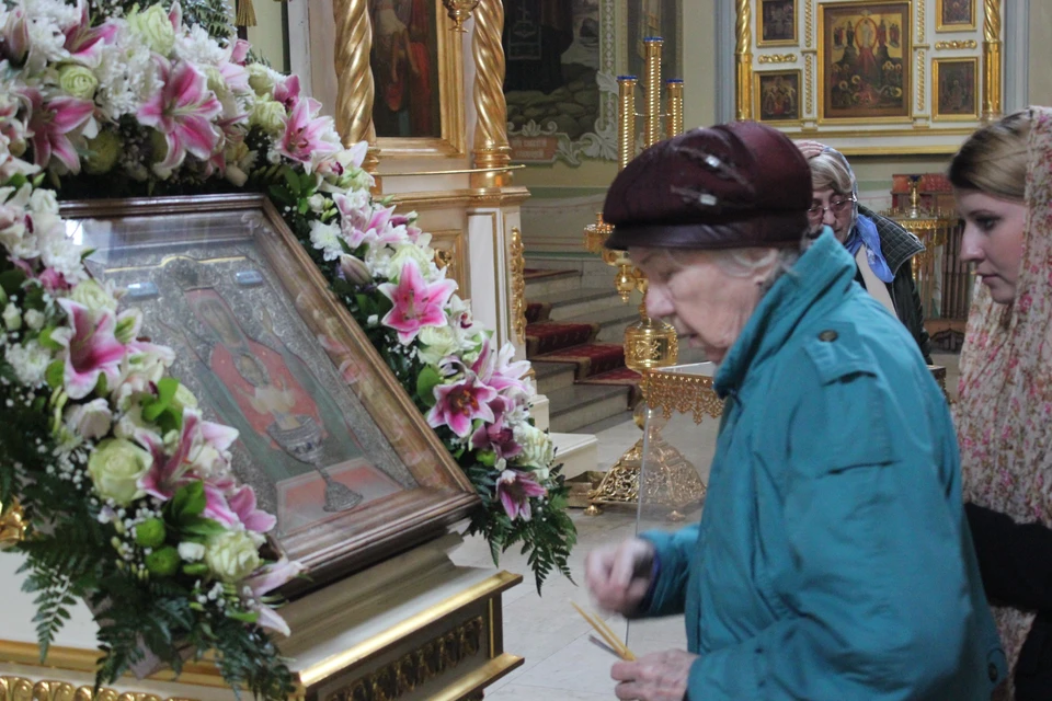 В храм в честь Покрова Пресвятой Богородицы привезли чудотворную икону.