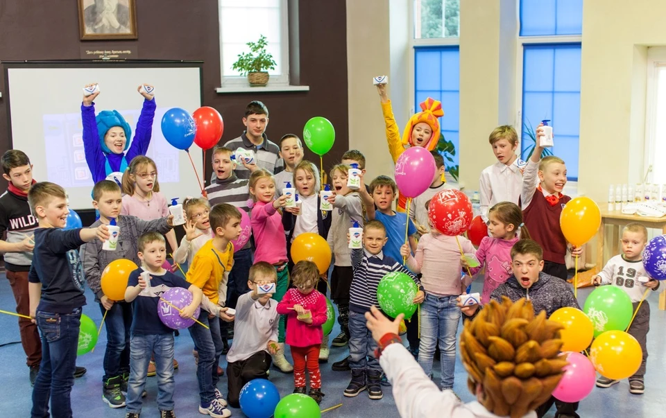 6 марта, в преддверии главного праздника весны, бренды P&GPantene и Safeguard привезли праздник жителям Детской деревни - SOS.