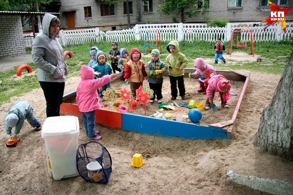 Путевки в детский сад начали выдавать в Барнауле