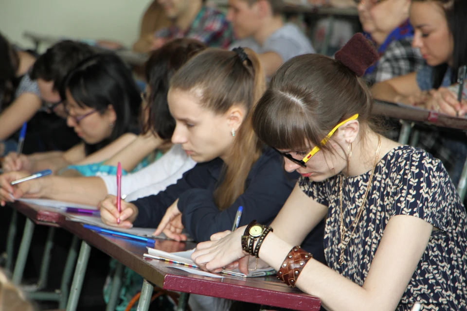 Так как тестирование имело международный формат, опросные листы были переведены на девять языков.