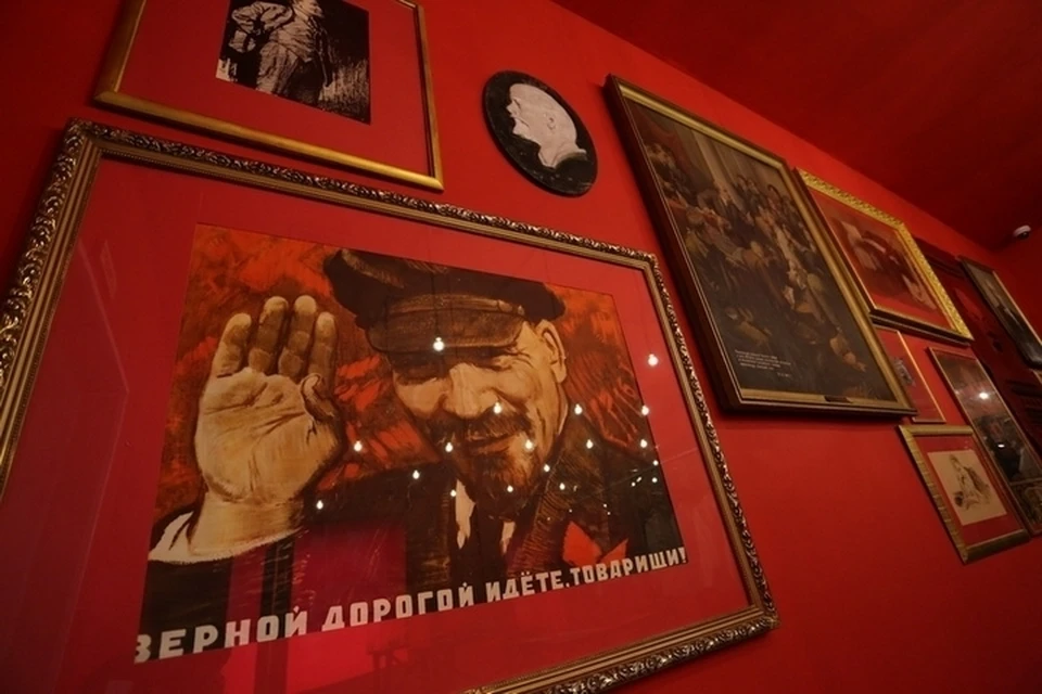 Lenin museum. Выставки посвященные Ленину. Орден Ленина в музее экспозиция.