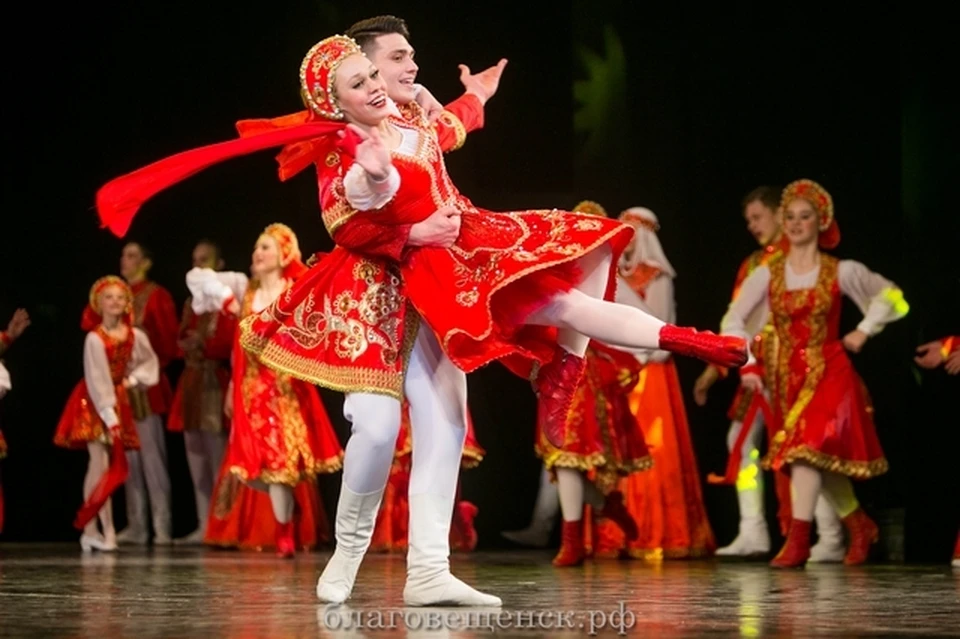 442 танца в репертуаре ансамбля. Фото: благовещенск.рф