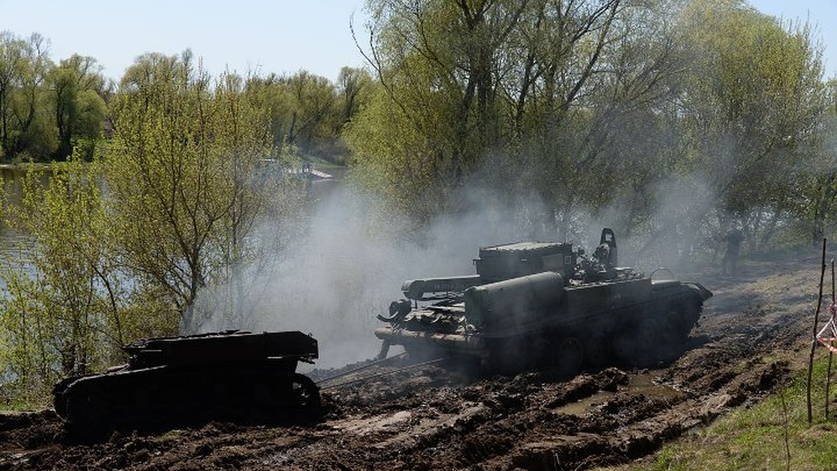 Со дна Дона в Воронежской области подняли американский танк времен Великой  Отечественной - KP.RU