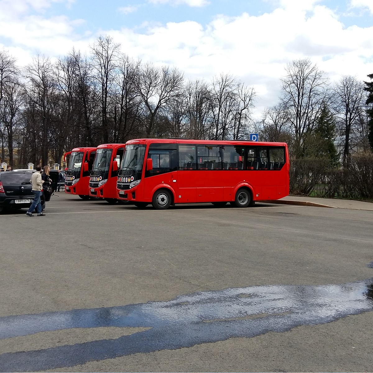 По Ярославлю начали курсировать красные туристические автобусы как в Европе  - KP.RU