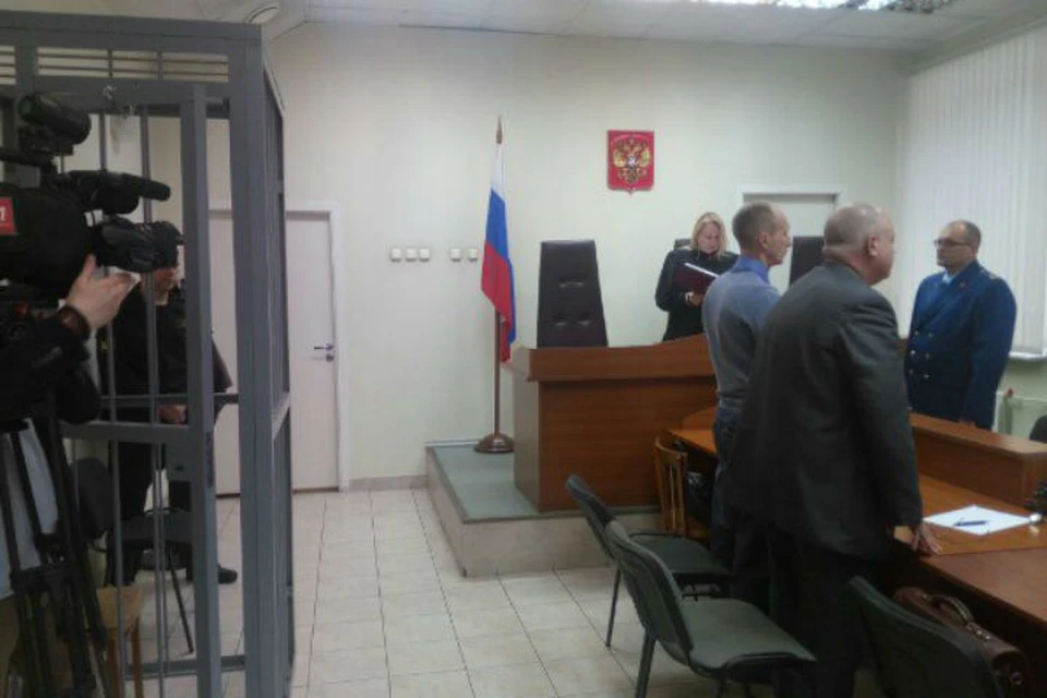Борис Лихван и Леонид Брдзиловской приговорены к 6 года колонии-поселения. Фото: Наталья ДМИТРИЕВА