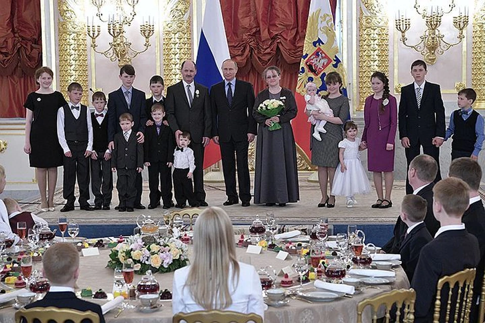 Георгиевский зал Кремля превратился в детский сад. Фото: Алексей НИКОЛЬСКИЙ/ТАСС