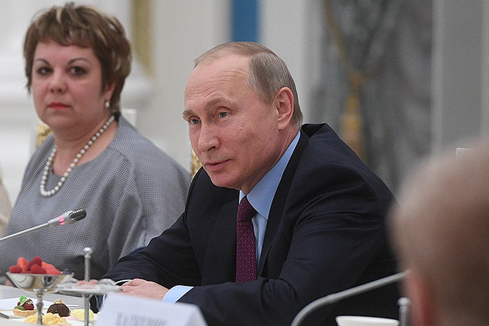 Путин: "Давайте поговорим - что нужно сделать - профильному министерству, нам всем - чтобы школа работала еще более эффективно."