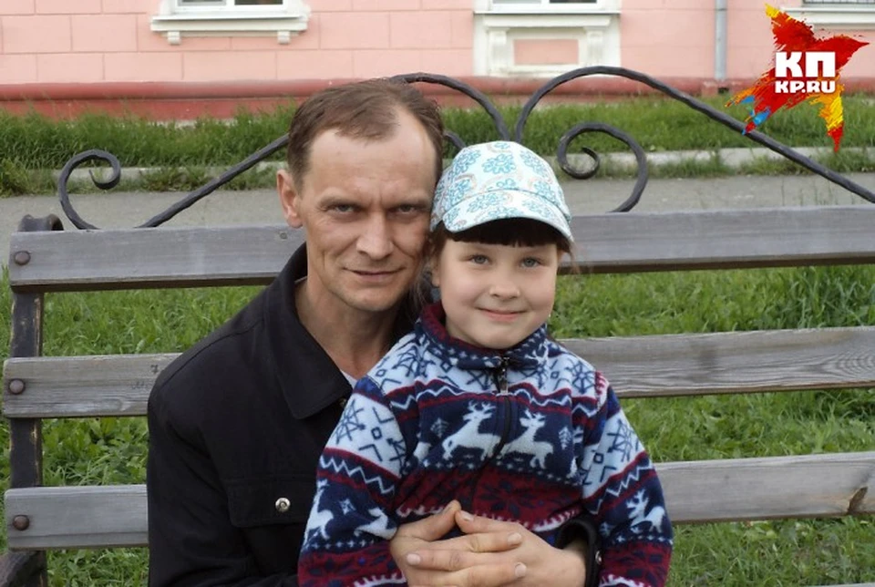 У Дмитрия двое детей. Завод ему должен около 100 тысяч рублей