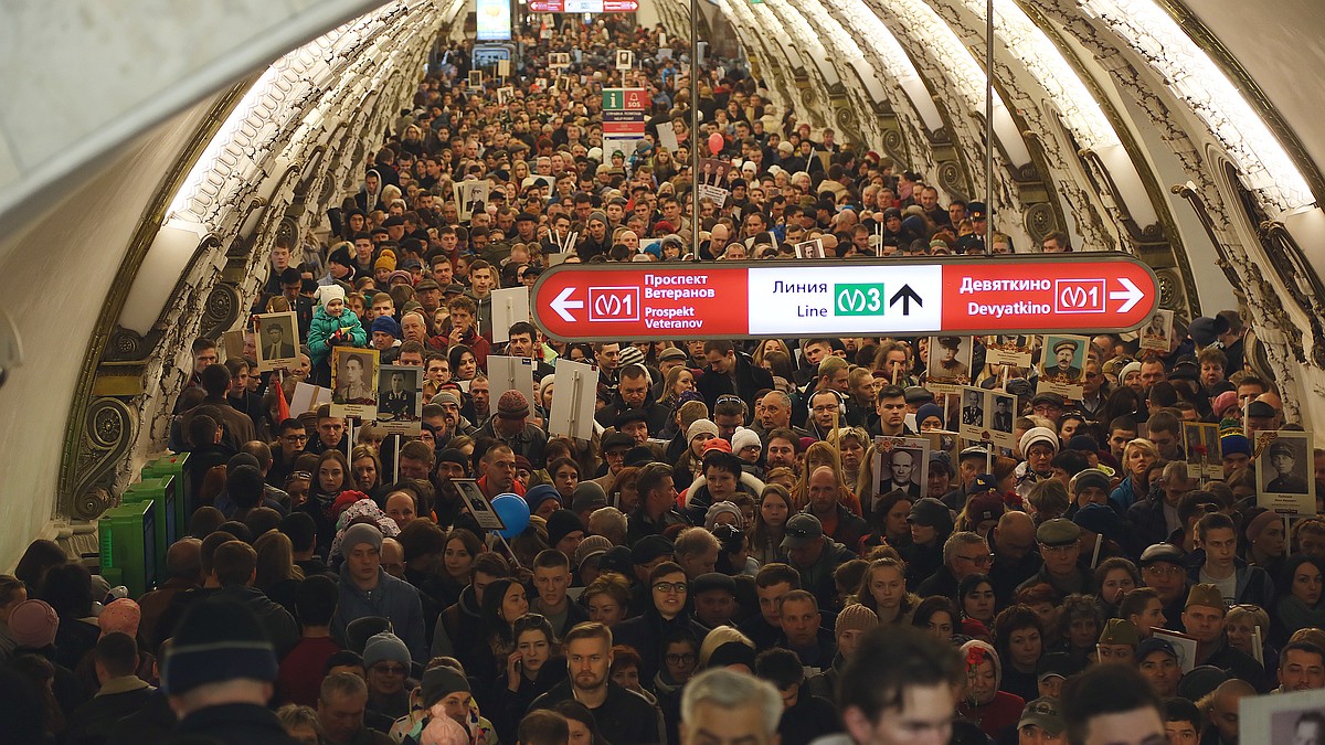 В петербургском метро запретили собирать деньги на благотворительность -  KP.RU