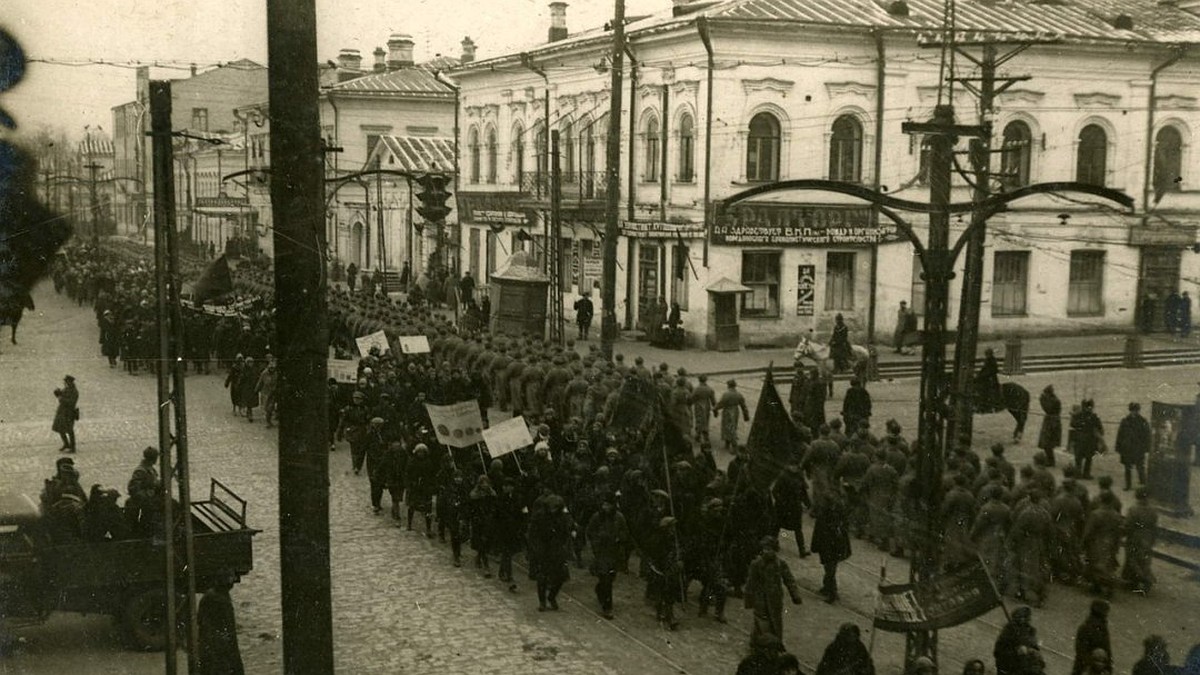 5 малоизвестных фактов о Центральном гастрономе Перми: колбасные обрезки,  запрещенная литература и «выбросы» дефицита - KP.RU