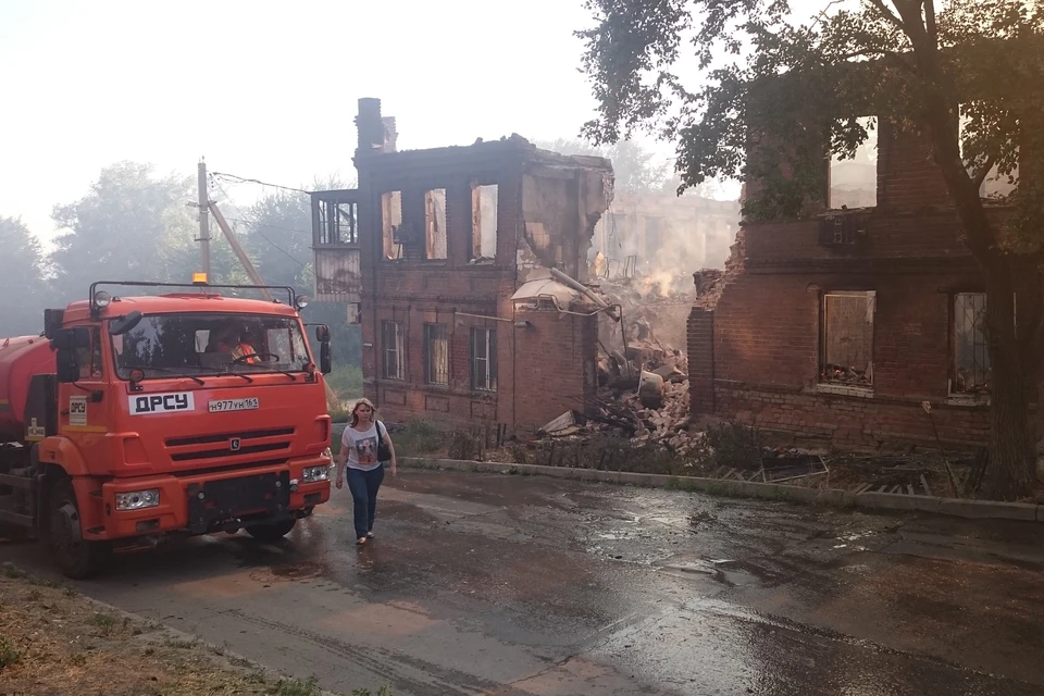 После пожара часть центра Ростова стала похожа не декорации к фильмам про войну.