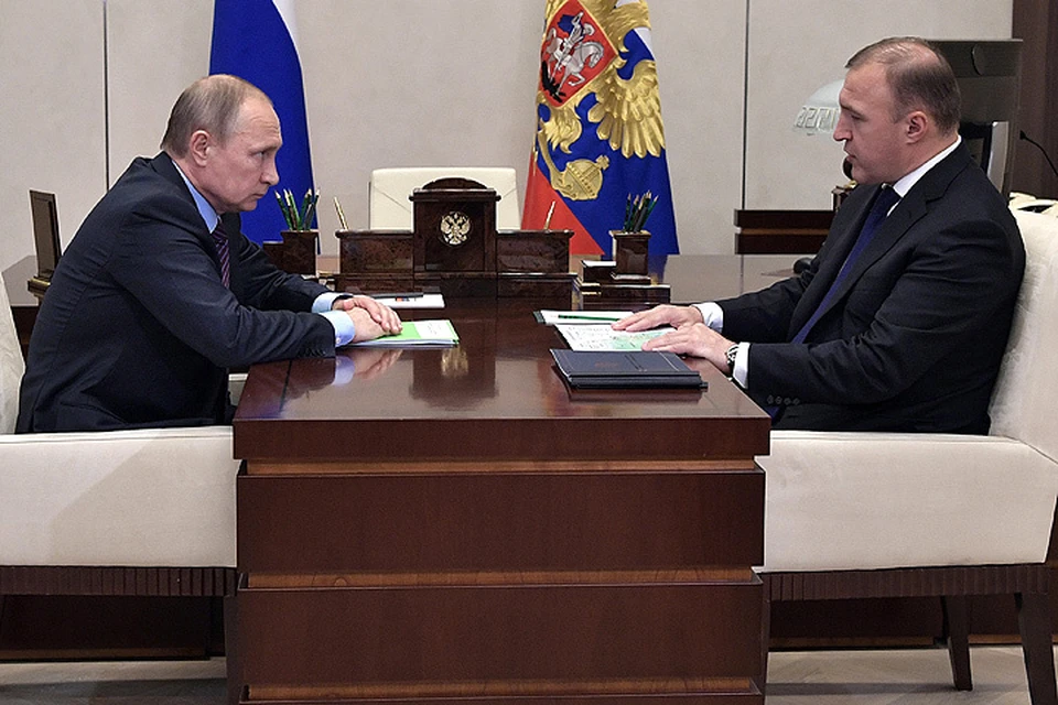 Президент РФ Владимир Путин и временно исполняющий обязанности главы Республики Адыгея Мурат Кумпилов во время встречи в Ново-Огарево. ФОТО Алексей Никольский/пресс-служба президента РФ/ТАСС