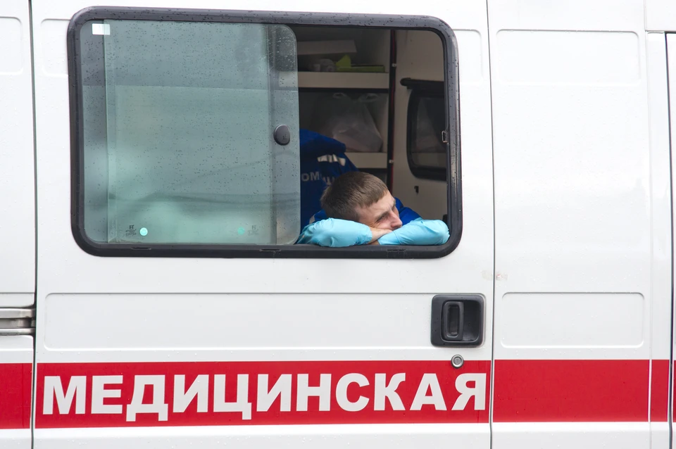 Средняя зарплата врача в Бишкеке - всего 5 000 сомов, фельдшера - 4 200.