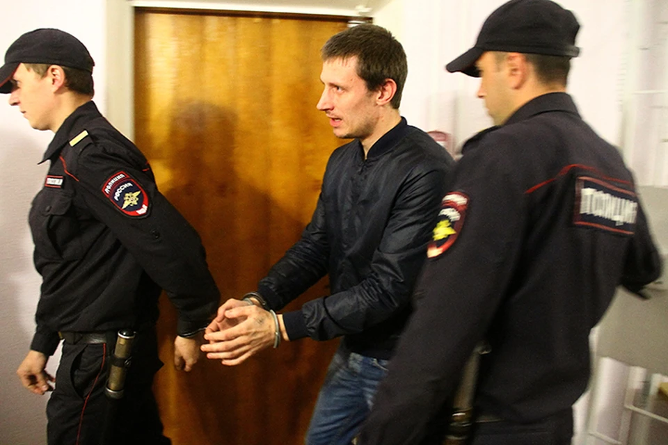 6 сентября было судебное заседание, на котором решалось продлевать ли Аниканову тюремную изоляцию или его отправить под домашний арест