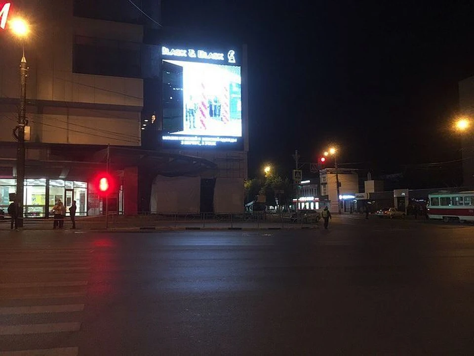 Вокруг эвакуированных ТЦ выставили оцепление