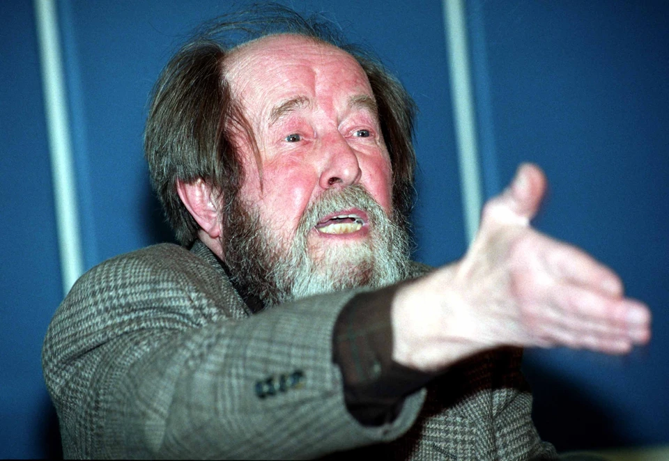Нешуточные страсти разгорелись в Ростове-на-Дону вокруг имени нобелевского лауреата Александра Солженицына.