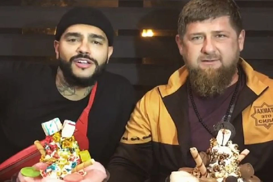 Тимати и Рамзан Кадыров открыли в Грозном кафе Black Star Burger и попробовали фирменное мороженное этого заведения. Фото: Instagram главы ЧР