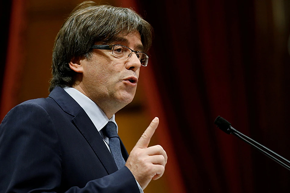 Пучдемон пафосно заявил с трибуны, что прибыл в Брюссель как "законный глава Каталонии говорить с Европой и миром о том, что происходит в автономии"
