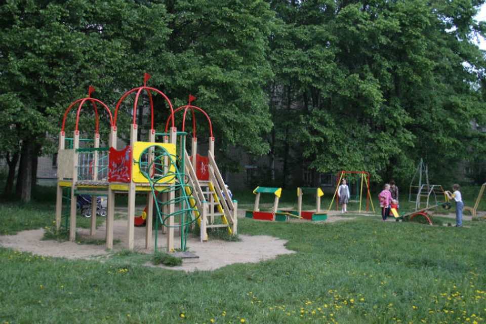 Ярославцев заставят платить за содержание детских городков во дворах.