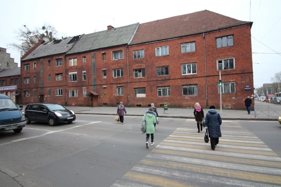 Дом №57-59 видят все въезжающие в Калининград с востока области.