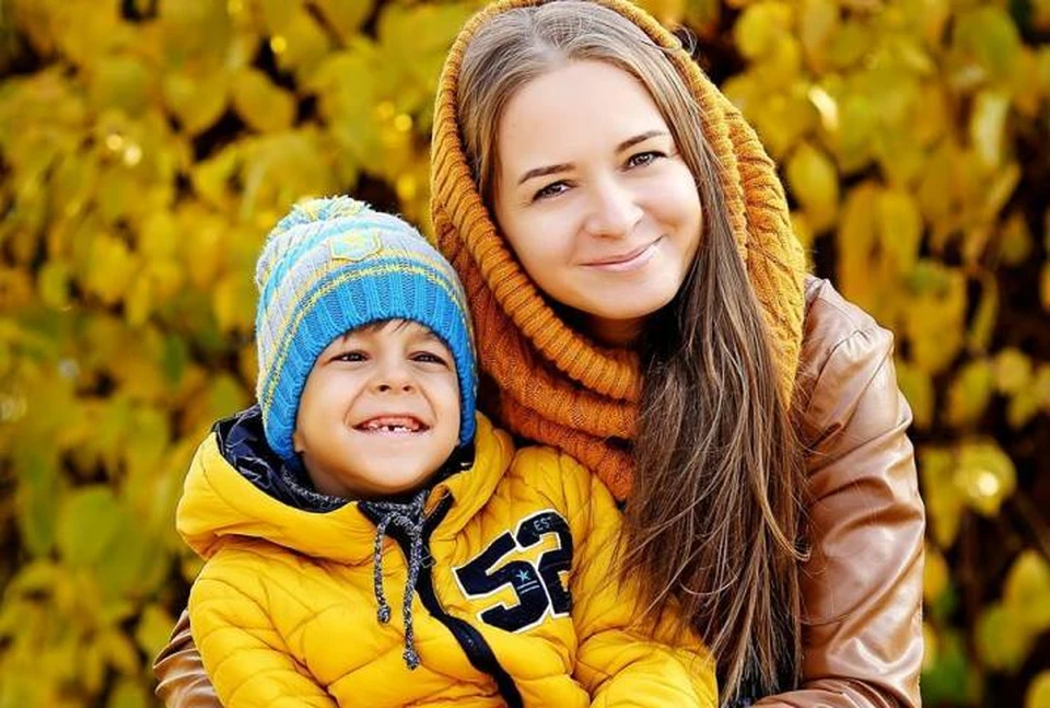 Андрей Тихонов с мамой Галиной. Фото: соцсети