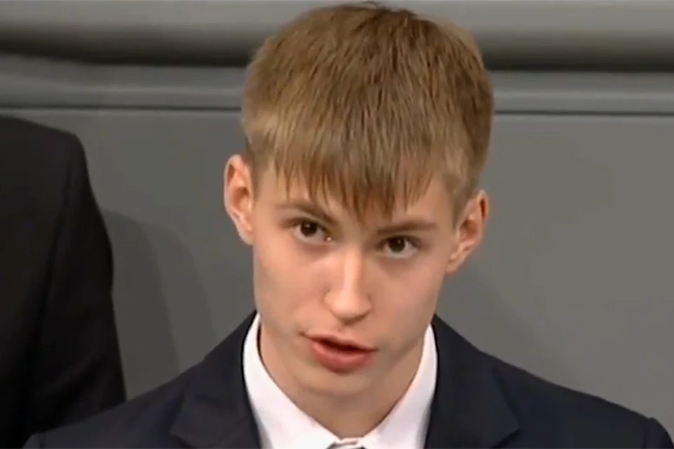Все бы, как обычно, обошлось, если бы на выступление школьника из Нового Уренгоя, Николая Десятниченко, не обратили внимание блогеры