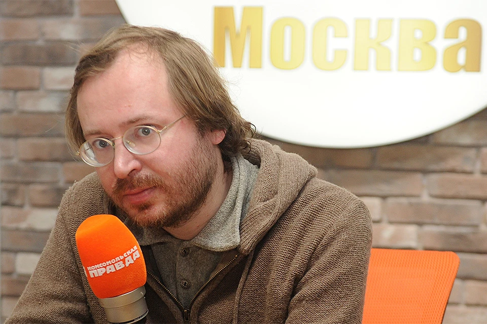 Дмитрий Ольшанский в студии радио "Комсомольская правда".