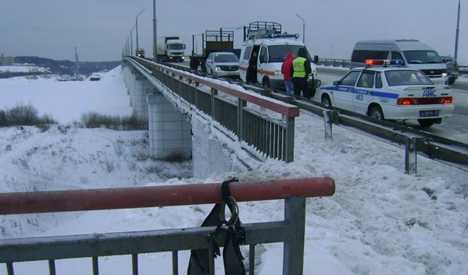 В Томске мужчина и женщина, получили травмы во время прыжка с моста на тарзанке.