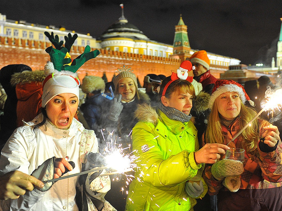 как отмечают новый год в москве