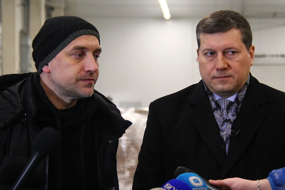 Поддержать обвиняемого Сорокина на суд приехал и известный писатель Захар Прилепин.