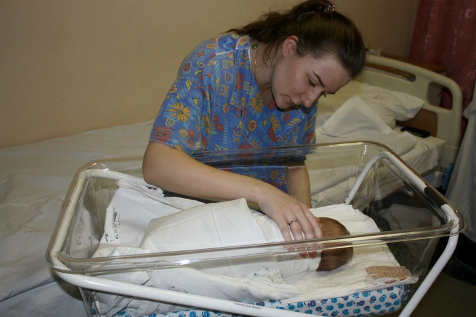 Радость принять первого ребенка Заполярья в 2018 году выпала роддому №3. Фото: правительство Мурманской области