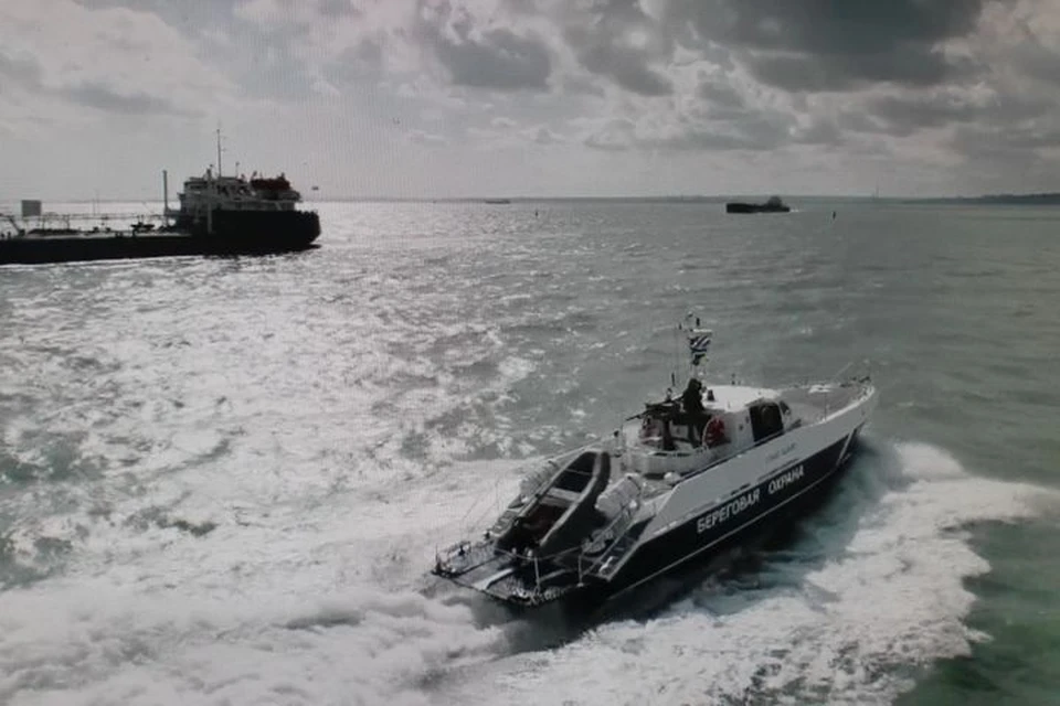 Пограничники вышли в море, когда услышали "SOS". Фото: кадр из видео