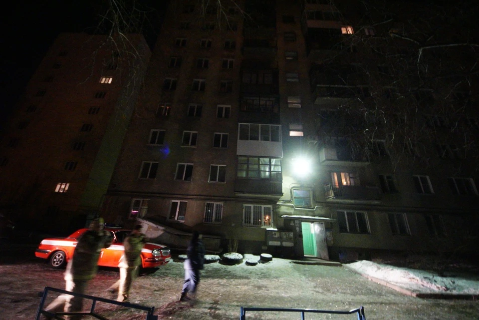 На месте работают пожарные