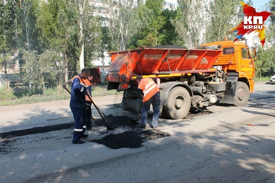 В Омске уже несколько лет подряд идет масштабный ремонт дорог.