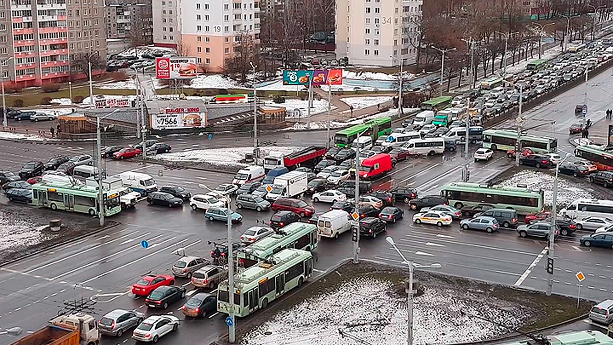 ГАИ о транспортном коллапсе в Минске: «Виновата культура самих водителей» -  KP.RU