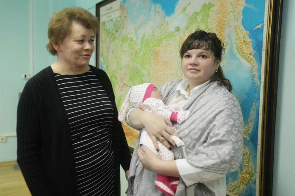 Валентина Вобликова и Олеся Гушляк обсудили возможности поддержки молодых семей.