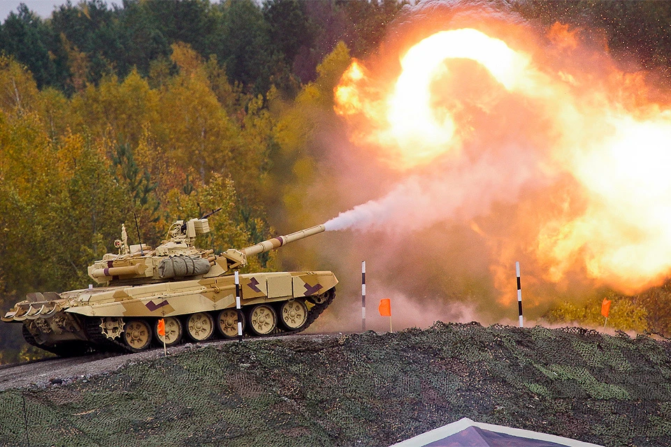 Танк Т-90 на выставке в Нижнем Тагиле. Новейшая модификация этого танка Т-90 МС поступит на вооружение в российскую армию.