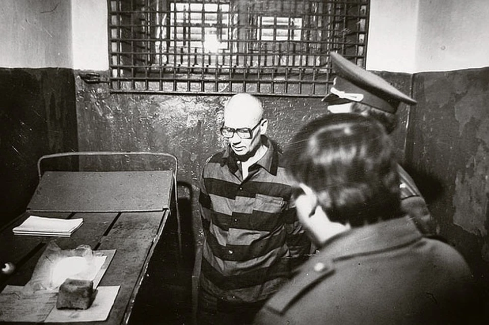 Самый известный маньяк в СССР Андрей Чикатило в своей камере смертника. Фото: Музей ГУ МВД России.