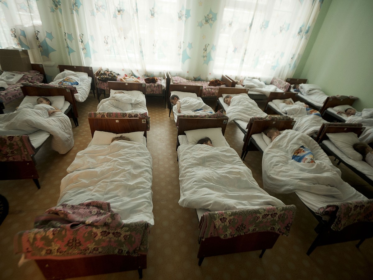 Кровати в лагере