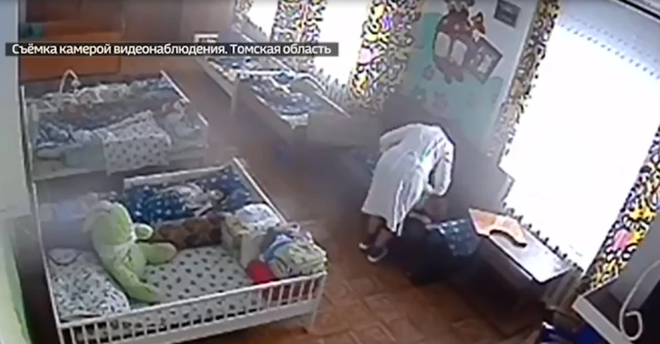 Ребёнок, избитый итальянцем, вернётся в детдом (видео) - Новости РуАН