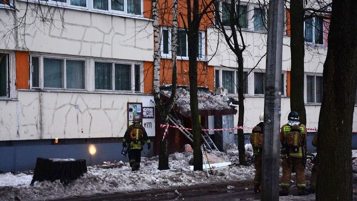 Жильцы дома на Народного Ополчения, где прогремел взрыв: «Пострадавших  выносили на себе…» - KP.RU