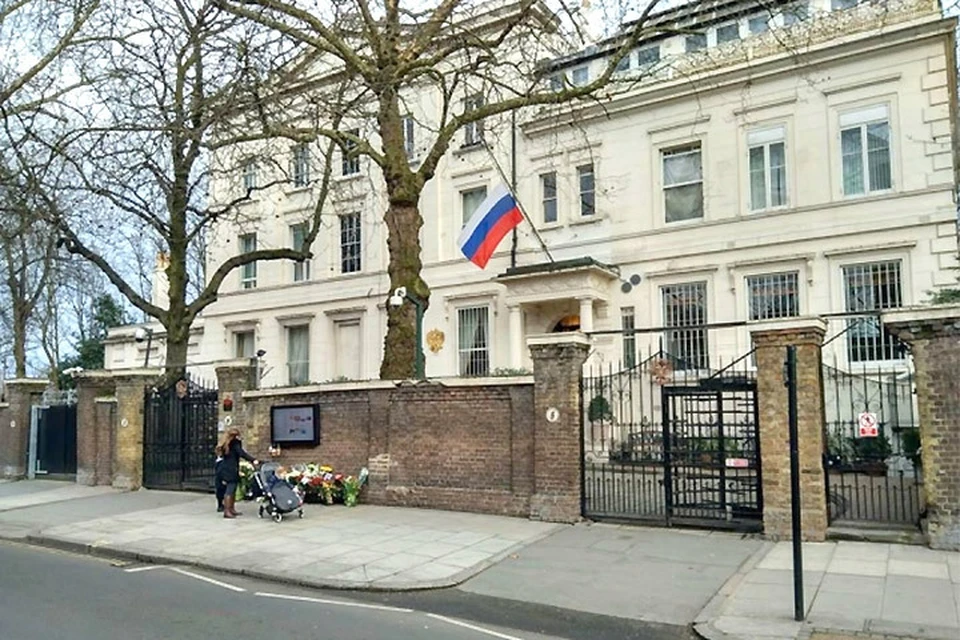 Посольство в лондоне. Посольство РФ В Великобритании. Посольство РФ В Лондоне. Здание посольство РФ В Лондоне. Посольство Лондона в Москве.