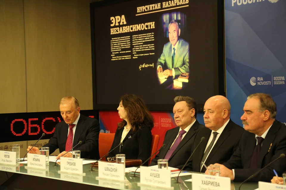 Участники презентации (слева – направо): Игорь Рогов, Ирина Ильина, Михаил Швыдкой и Руслан Аушев