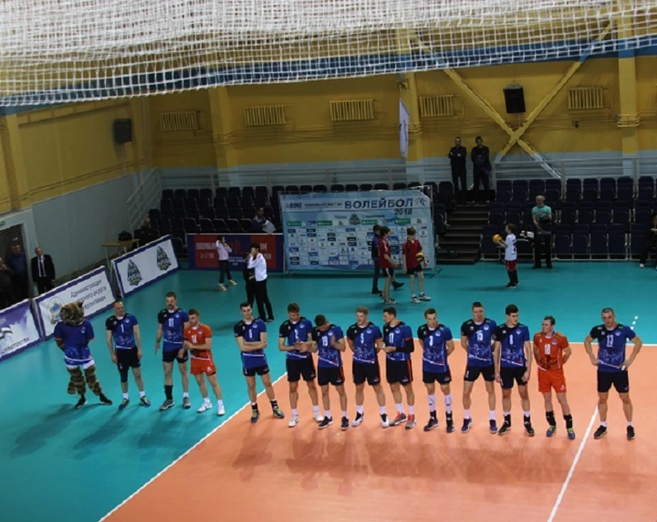 Волейболистов «Урала» болельщики встретили бурными овациями