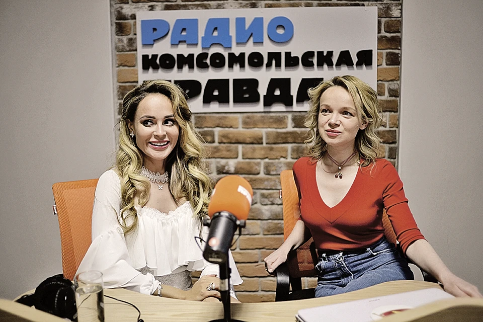 Анна Калашникова (слева) уверена, что Виталина может вернуть мужа, если добьется встречи с Арменом Борисовичем.
