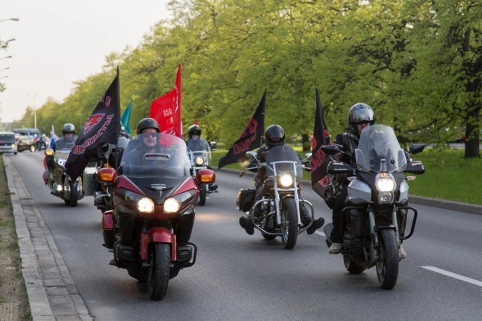 «Ночные волки» проводят традиционный мотопробег от Москвы до Берлина в честь Дня Победы