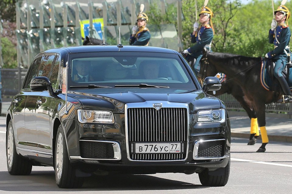 На церемонии инаугурации президента впервые показали новый отечественный лимузин из проекта «Кортеж».