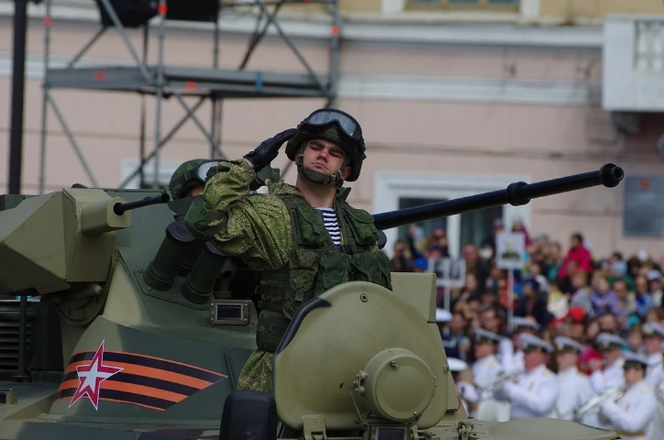 Боевая техника на марше