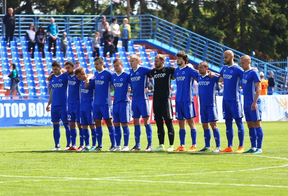 Сайт ротора волгоград. Ротор Волгоград. Футбольный клуб ротор Волгоград. Футбольная команда ротор Волгоград. Футбольные команды Волгограда.